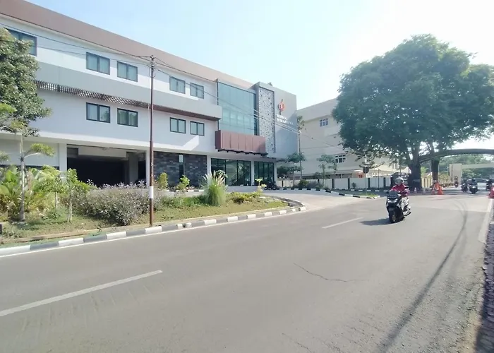 Urbanview Wisma Wirasatya Akpol Semarang By Reddoorz
