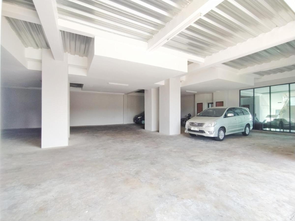 Urbanview Wirasatya Akpol By Reddoorz Semarang