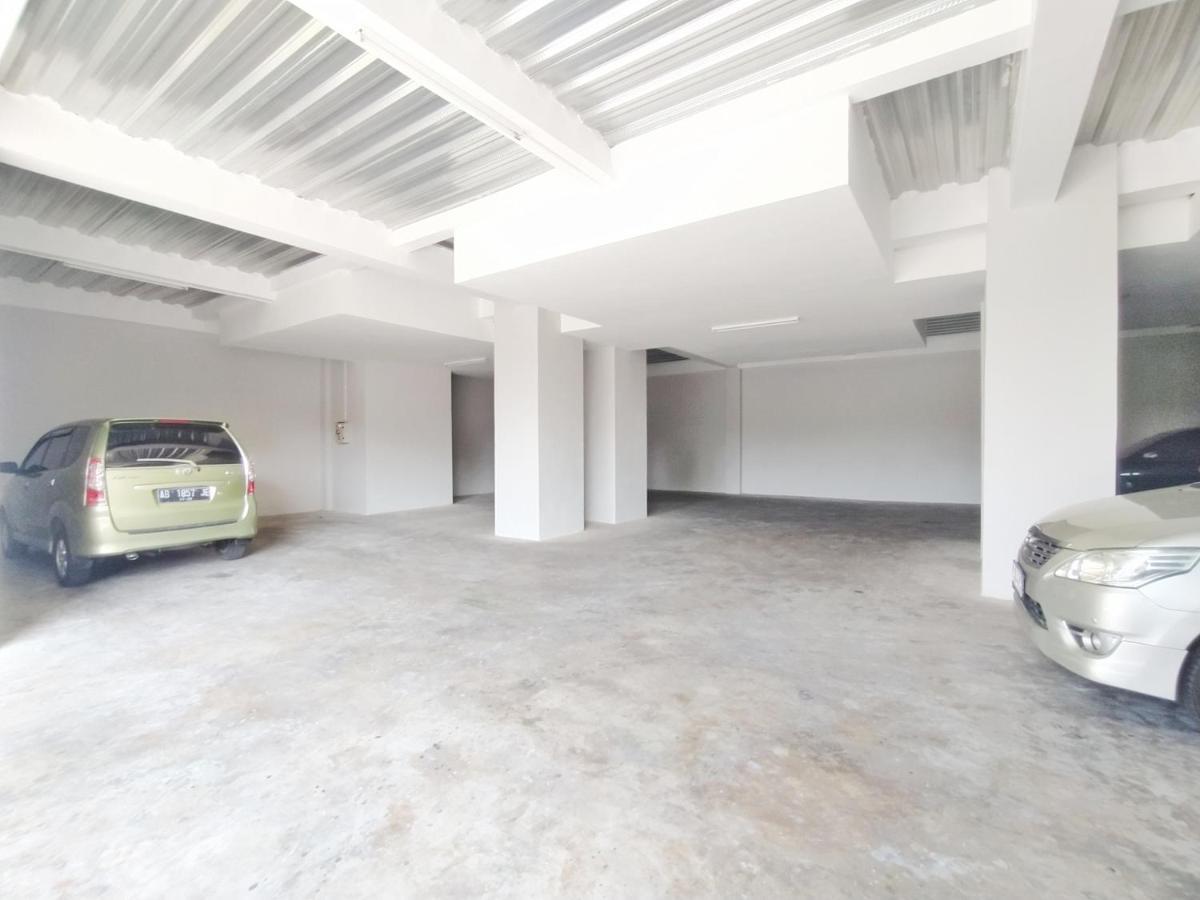Hotel Urbanview Wirasatya Akpol By Reddoorz Semarang